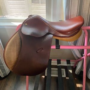 Ian Miller 16.5” Close Contact Saddle